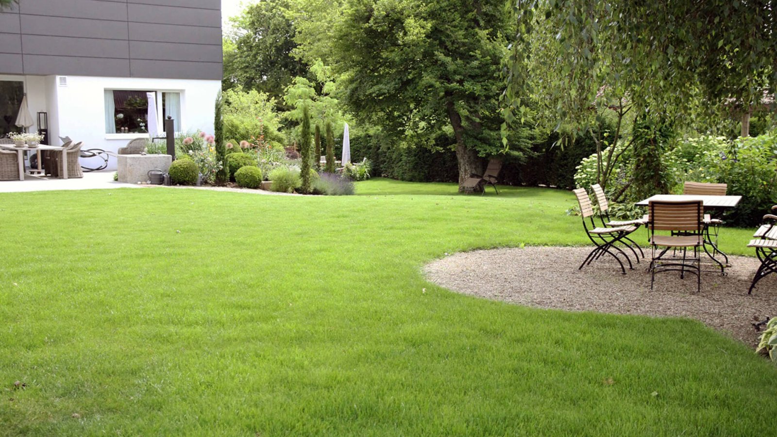 4_Romantischer_Garten_zum_Traeumen9_Laufband